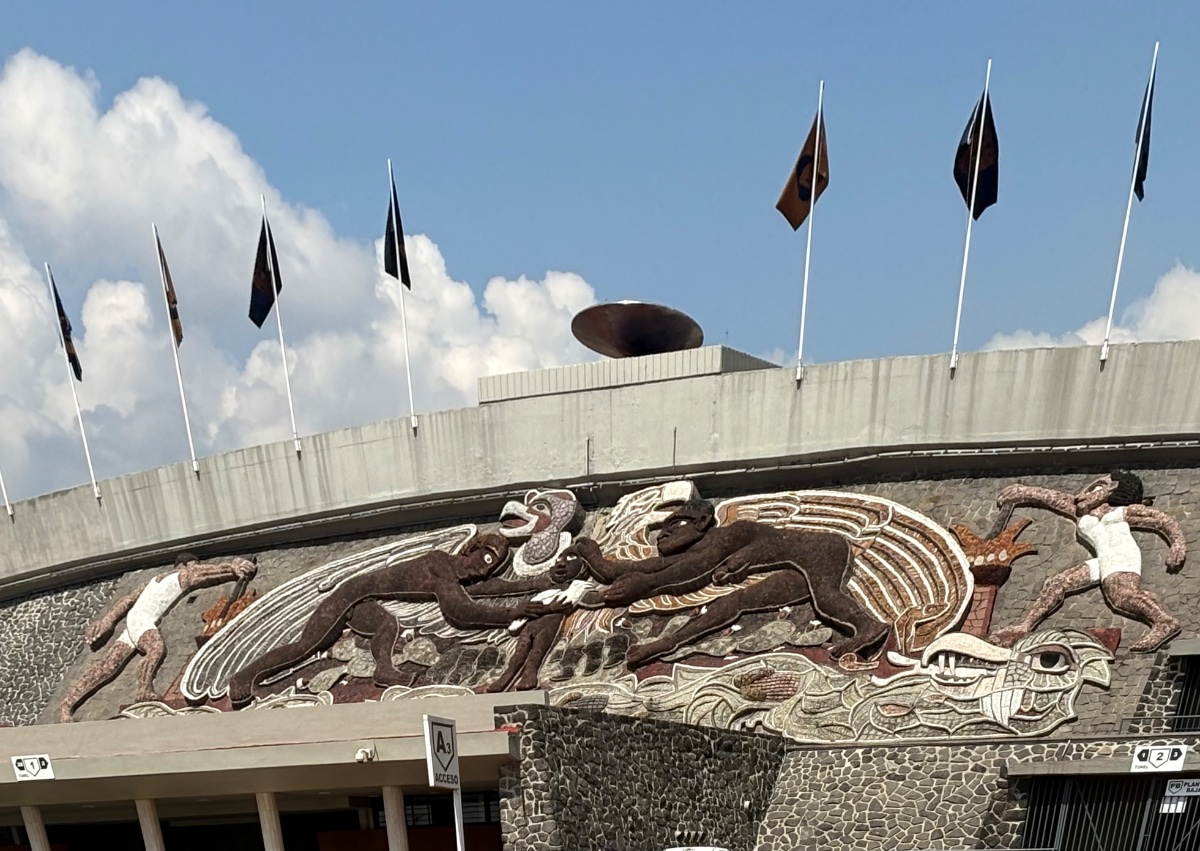 La Universidad, la Familia Mexicana, la Paz y la Juventud Deportista